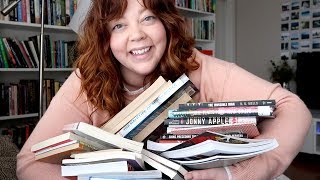 VLOG  Reading 30 books in 30 days [upl. by Enyawed]