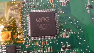 Microsoudure comment remplacer une puce microcontrôleur embarqué Super IO Startup chip EC [upl. by Ralli]