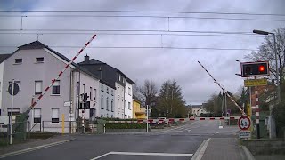 Spoorwegovergang Bertrange L  Railroad crossing  Passage à niveau [upl. by Edroi]