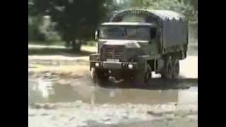 Offroading at Locomotion en Fête La Ferté Alais 1999 Berliet GMC [upl. by Roobbie110]