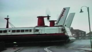 SRN4 Hovercraft Arrival LeeOnSolent 2000 [upl. by Drews]