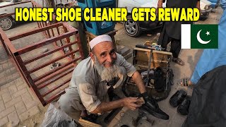 Honest Shoe Cleaner Gets Reward in Rawalpindi 🇵🇰 [upl. by Ettelloc]