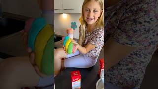 Lia macht Knete selber basteln knete lernen kinder kindervideo gesund selbstgemacht diy [upl. by Eledoya]