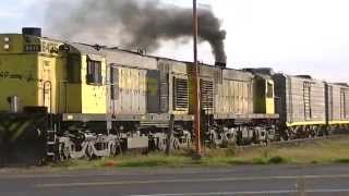 Locomotora Alco RSD 35 6435 y 6439 avanzando en Hughes Santa Fe 042014 [upl. by Akeihsal]