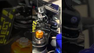 Quad Lock Motorcycle Mount on 2022 Yamaha R7 With Charging Head Vibration Dampener [upl. by Nainatrad]