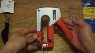 Tacwise Heavy Duty Staple Gun Kit [upl. by Crescint]