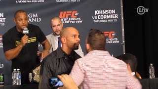 Lutadores quase brigam em coletiva após UFC 187  Cormier and Bader discussion at Press Conference [upl. by Brien]