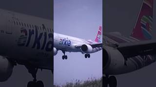 Low Landing Skiathos Airport filitsa tourism [upl. by Tharp588]