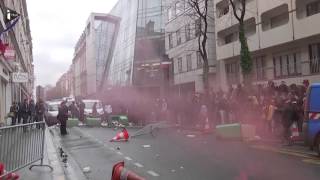 Heurts devant un commissariat du 10ème arrondissement de Paris [upl. by Arbuckle20]