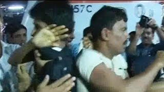 Men harassing girls beaten by Mumbai crowd given to cops [upl. by Touber]