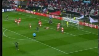 Agger gol de taco del danes con Liverpool contra Benfica 01042010  gol goal [upl. by Hpesoy535]