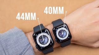 Apple Watch SE 2  Size Comparison on Wrist 40mm vs 44mm [upl. by Hanforrd239]