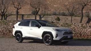 Toyota RAV4 Hybride Statique [upl. by Ahseinek639]