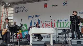 quotSettembrequot Alberto Fortis   Concerto del 1 Maggio 2023  Piazza della Scala Milano [upl. by Ewolram38]