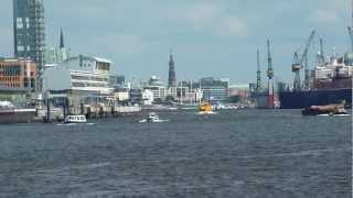 Hamburg Hafen  Linie 62  Fahrt auf Hamburg zu  Museumshafen  Fischereihafen Altona [upl. by Rod]