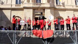 Feria de Pâques à Arles  2014  Abrivados et bandas [upl. by Elwin372]