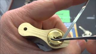 284 Elzett quotTutiusquot Padlock Hungarian Picked Open [upl. by Moffat]