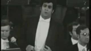 Plácido Domingo sings quotLa fleur que tu m avais jetéequot1970 LIVE [upl. by Levey]