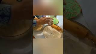 Roti Banane Ki Trick1youtubeshorts roti youtubeshortfilm ytshorts❤️ ytshortsvideo ytshort [upl. by Annodahs]