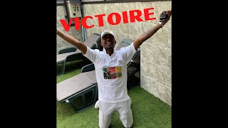 David Etoo célèbre la victoire de Samuel Etoo devenu président de la Fecafoot [upl. by Auqenahc]