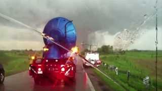 Tornado  Caçadores de tempestades morreram durante fenômeno em Oklahoma [upl. by Latoye]