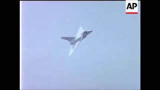 Dassault Super Mirage 4000 demonstration at Farnborough Airshow [upl. by Ginder]