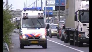 Politie Brandweer en ambulances met spoed naar groot ongeval a9 Grip  1 [upl. by Wiley]