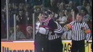 Mike Peluso vs Todd Ewen Nov 21 1992 [upl. by Marysa103]