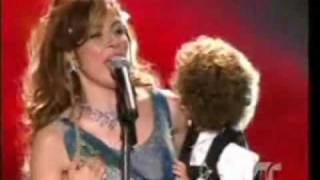 Gloria Trevi  En Medio De La Tempestad Live  El Premio De La Gente 2004 [upl. by Graf]