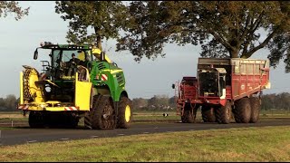 Maïs 2024  John Deere 8600 op rupsen  Gilles RB 300  John Deere 8270R  2x John Deere 7R  Dekker [upl. by Esmaria]