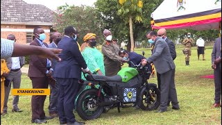 PRESIDENT MUSEVENI COMMISSIONS SPIRO ELECTRIC MOTORBIKES [upl. by Tome]