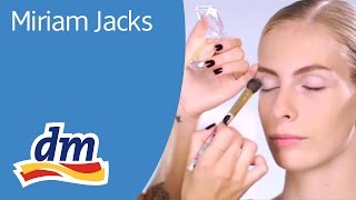 Schminktipps aus der LOréal Makeup Lounge Miriam Jacks erklärt die perfekte Makeup Grundierung [upl. by Arral]