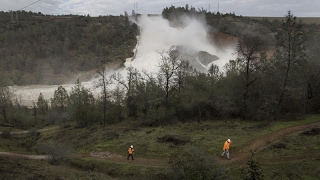 Damage to Oroville Dams spillway worsens as officials consider emergency measures [upl. by Milzie]