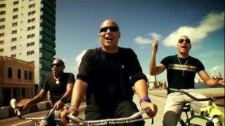 ISSAC DELGADO amp GENTE DE ZONA  Somos Cuba Mira Como Vengo Official Video HD [upl. by Carisa]