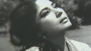 Humsafar Mere Humsafar  Dharmendra Meena Kumari Purnima Song [upl. by Eliseo]