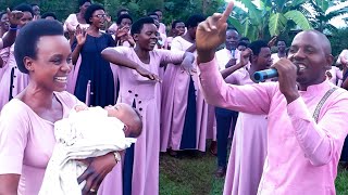 ISAHA NIGERA UZATABARWA By ABIHANGANYE CHOIR live ADEPR BWIZA ❣️ 🙏Humura Imana irikumwe nawe❤️ [upl. by Yoral]