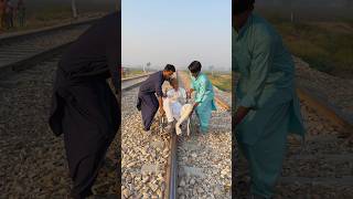 Mahzor ko train Sy bacha liya viralvideo trending ytshorts [upl. by Ynoffit]