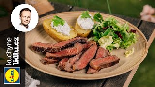 Rib eye steak s pečenými brambory v alobalu zak smetanou a list salátem  M Ihnačák [upl. by Afrika]