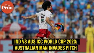 Ind vs Aus ICC World Cup 2023 Man in Free Palestine shirt invades pitch to meet Kohli [upl. by Alphonso]