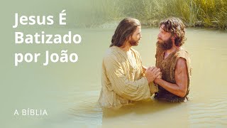 Jesus É Batizado por João [upl. by Ahsimak98]