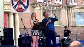 Duilio Pizzocchi in piazza Maggiore a Bologna per Hey Joe [upl. by Mashe]