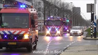 Snelle interventieeenheid  autospuit amp ladder Osdorp Amsterdam met spoed voor Sint [upl. by Bunde298]