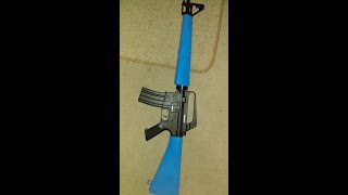 Airsoft review of the springpowered M16A1 rifle by Cybergun lightblue [upl. by Scevour]