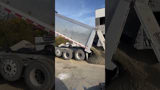 dumptruck construction westernstar49x … 27 ton Limestone 83000Lbs [upl. by Merla371]