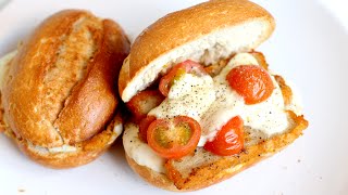 €3 challenge broodje kipburger met mozzarella en tomaat [upl. by Rahcir636]