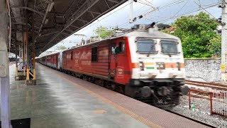 Roaring ⚡️GOEL TMT⚡️ WAP7 with lightning Patliputra express⚡️ skips Thane in top gear 🔥🔥 [upl. by Ecirtnuahs]