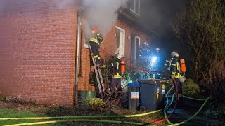 Brandgefahr Weihnachtsbaum Feuer in Kiel macht Einfamilienhaus unbewohnbar [upl. by Llenahs838]