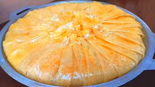 Cuisine Marocaine  La Fameuse Recette Pastilla au Poulet et Amandes [upl. by Ereynihc]