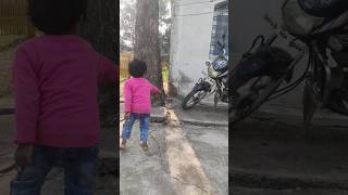 Saanvi ne monkey baby ko khana diya 🐒🐒shorts shortsfeed monkey monkeyvideos manki bandar reel [upl. by Aisad]