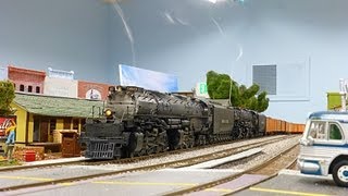 HO UP Trix Big Boy 4013 and Genesis Challenger 3985 with PFEs and business car Weathered [upl. by Durkee]